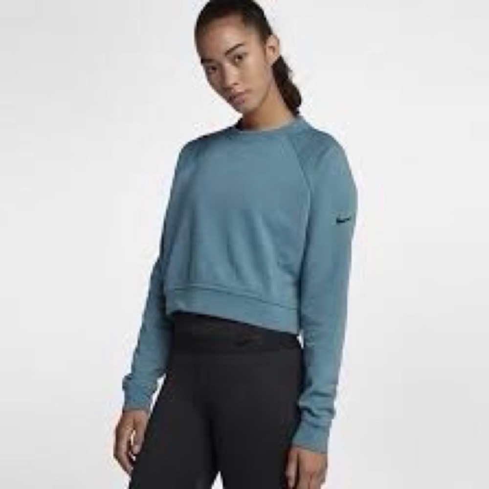 Nike women’s dri-fit crop top